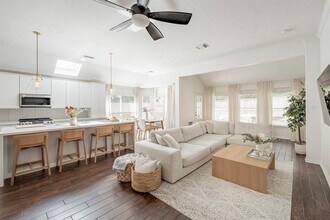 11 E Sienna Pl in Spring, TX - Building Photo - Building Photo