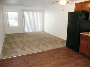 Piedmont Apartments in Oakland, CA - Building Photo - Building Photo