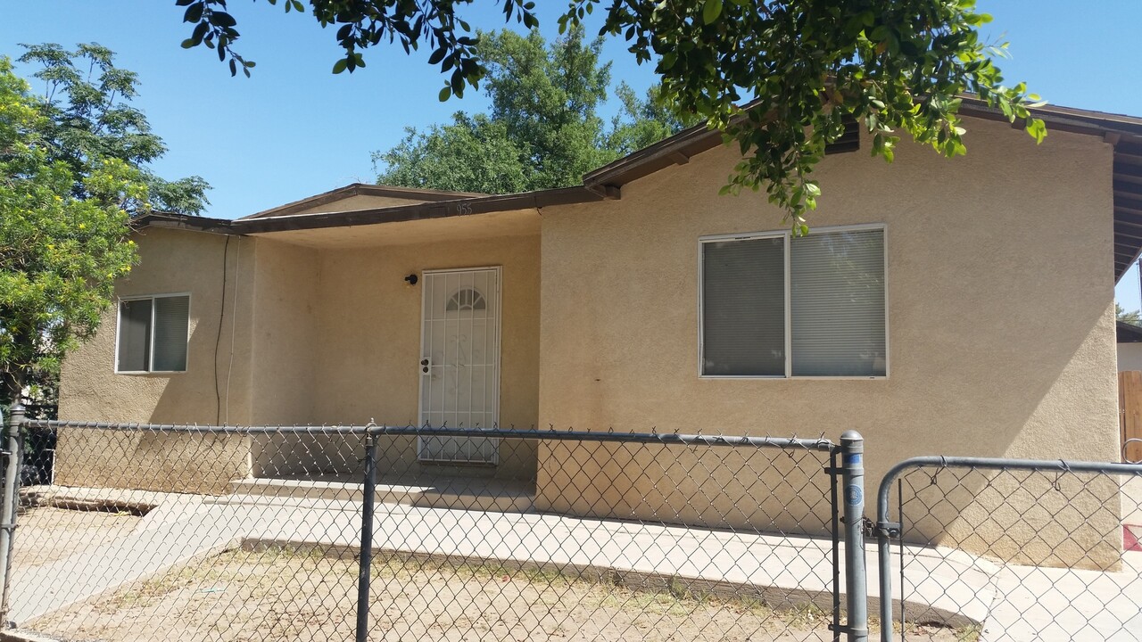 955 K St in Brawley, CA - Building Photo