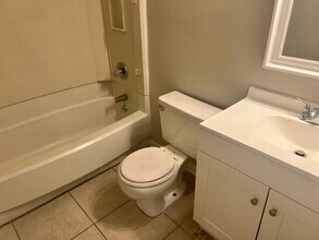 103 Doodle Ave-Unit -B in Fort Walton Beach, FL - Building Photo - Building Photo