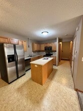 11424 Town Center Dr in Saint Michael, MN - Building Photo - Building Photo