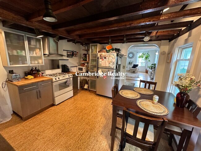 18 Tremont St, Unit 2T