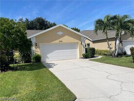 5708 Greenwood Cir in Naples, FL - Building Photo