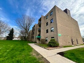 130 Park Ave E in Chatham, ON - Building Photo