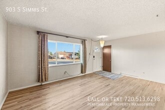 903 S Simms St in Lakewood, CO - Building Photo - Building Photo