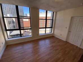 79 Essex St, Unit 3 in Boston, MA - Building Photo - Building Photo