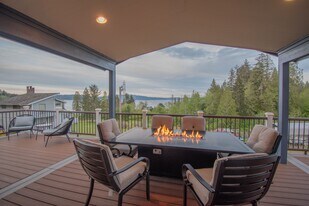 161 N Harvey Terrace Dr in Shelton, WA - Building Photo