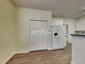 145 Sandy Ln in Greenville, SC - Foto de edificio - Building Photo