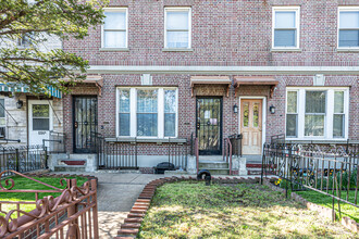 692 Eastern Pky in Brooklyn, NY - Foto de edificio - Building Photo