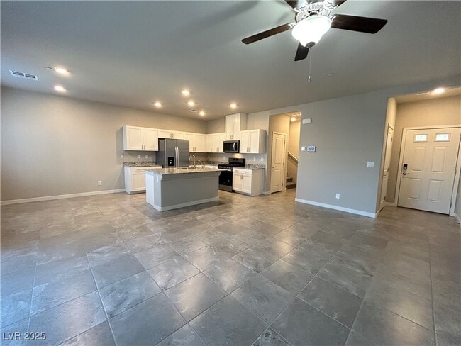 10228 Crimson Mdw Ave in Las Vegas, NV - Building Photo - Building Photo