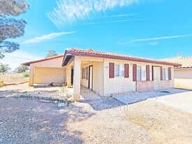411 Erin St in Pahrump, NV - Building Photo