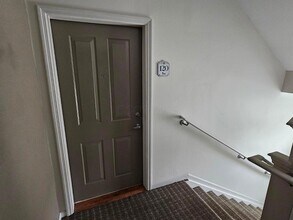 120 E Mound St, Unit 2 in Columbus, OH - Foto de edificio - Building Photo