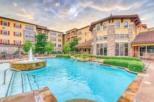 Aventine at Kessler in Dallas, TX - Building Photo