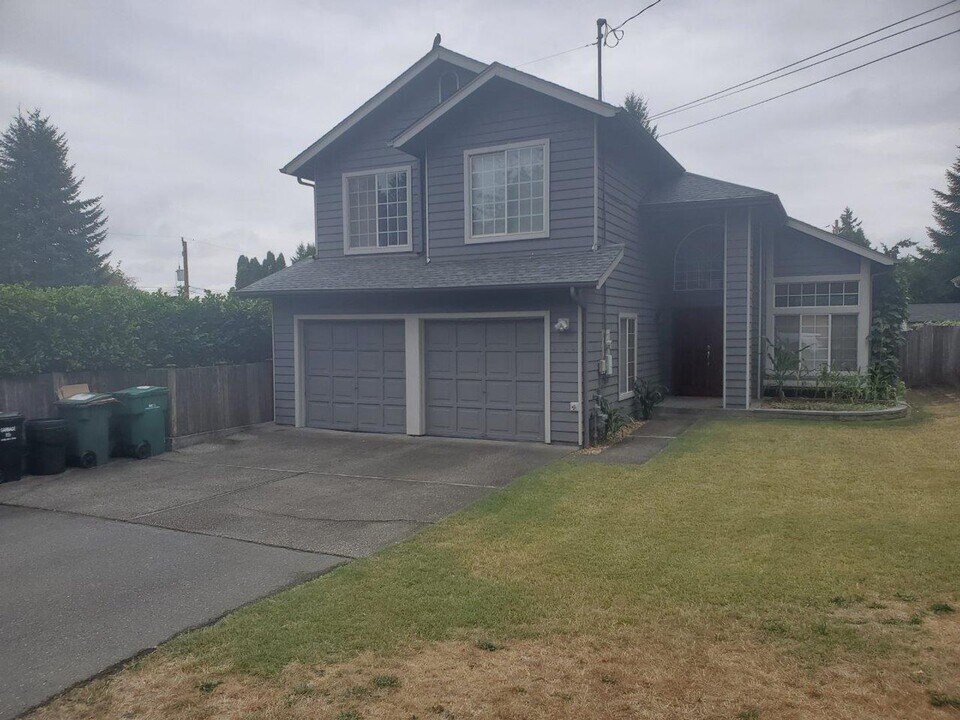 1700 NE 123rd St in Seattle, WA - Building Photo