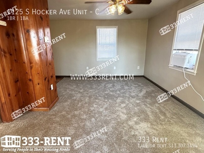 1125 S Hocker Ave in Independence, MO - Building Photo - Building Photo