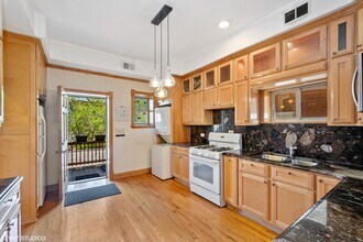 1435 N Washtenaw Ave-Unit -2 in Chicago, IL - Building Photo - Building Photo