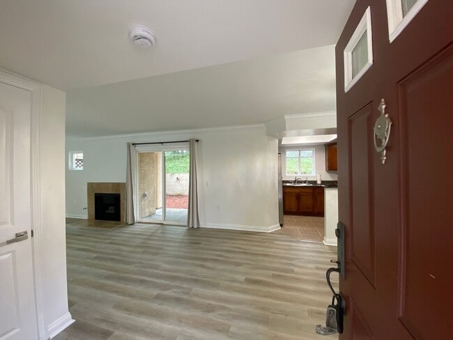 801 Sea Cliff Way in Oceanside, CA - Building Photo - Building Photo