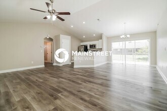 800 Floyd Ave N in Lehigh Acres, FL - Building Photo - Building Photo
