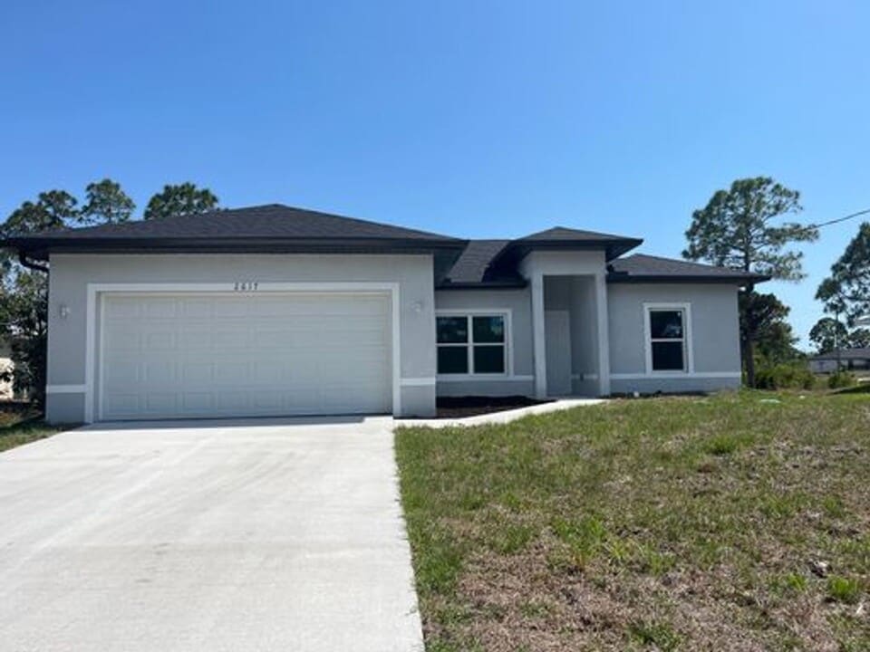2901 43rd St W in Lehigh Acres, FL - Building Photo