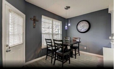 6439 W Linpar Ct in Houston, TX - Building Photo - Building Photo