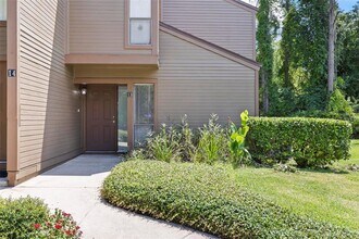 13 Sherbury Ct in Palm Coast, FL - Building Photo - Building Photo