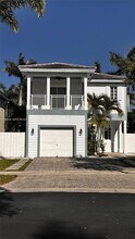 365 NE 32nd Terrace in Homestead, FL - Foto de edificio - Building Photo