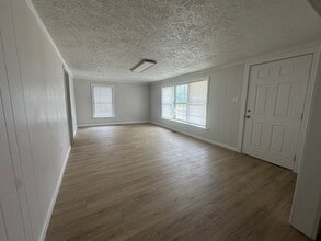 1014 N Phoenix Ave in Russellville, AR - Building Photo - Building Photo