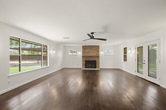 222 Camp Lillie Rd in Humble, TX - Building Photo - Building Photo
