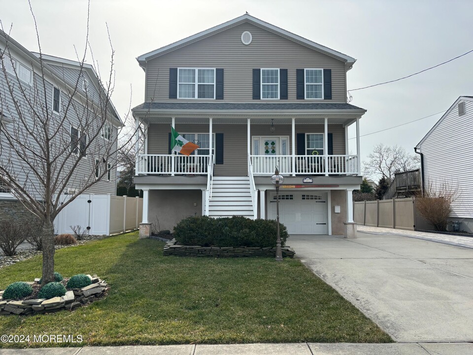 161 Fletcher Ave in Manasquan, NJ - Building Photo