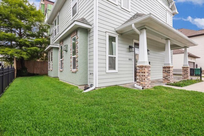 805 W 8th St in Houston, TX - Building Photo - Building Photo
