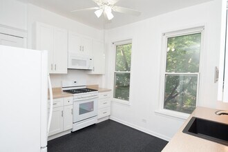 3625 W Wrightwood Ave, Unit G03C in Chicago, IL - Building Photo - Building Photo