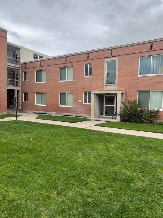 80 S 900 E St in Provo, UT - Building Photo