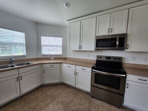 737 Buccaneer Blvd in Winter Haven, FL - Building Photo - Building Photo