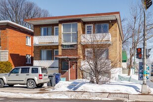 127 Laval Av in Laval, QC - Building Photo