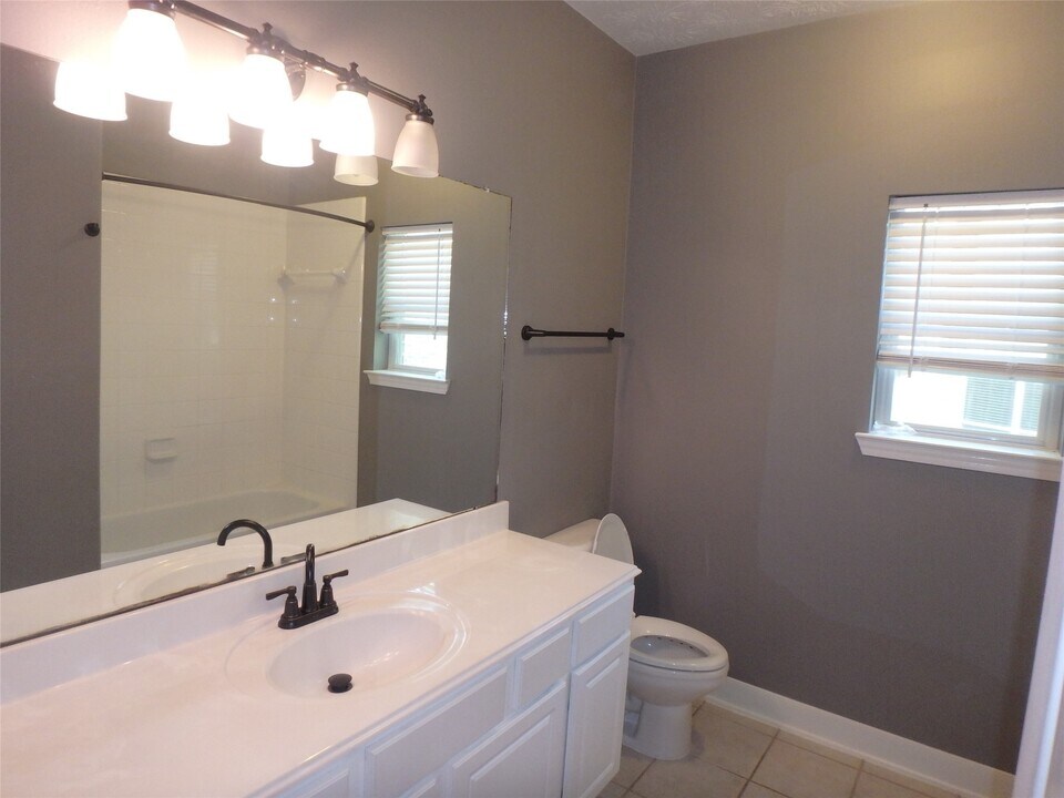 3804 Mystic Cir in Montgomery, TX - Foto de edificio