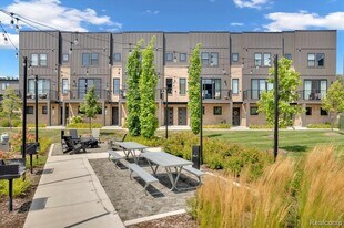 1087 Hampton Cir in Detroit, MI - Building Photo