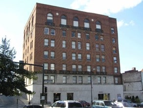 Courthouse View Apartments in Petersburg, VA - Building Photo - Building Photo