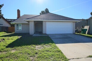 9125 Outinda St in Spring Valley, CA - Building Photo