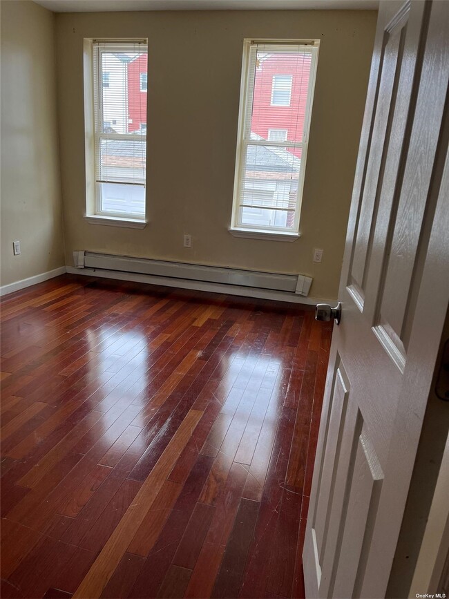 2103 Tomlinson Ave in Bronx, NY - Building Photo - Building Photo