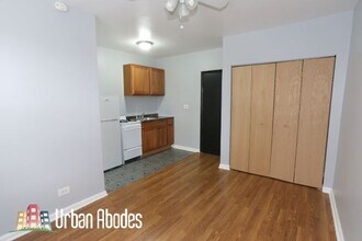 5708 N Winthrop Ave, Unit A01C in Chicago, IL - Foto de edificio - Building Photo