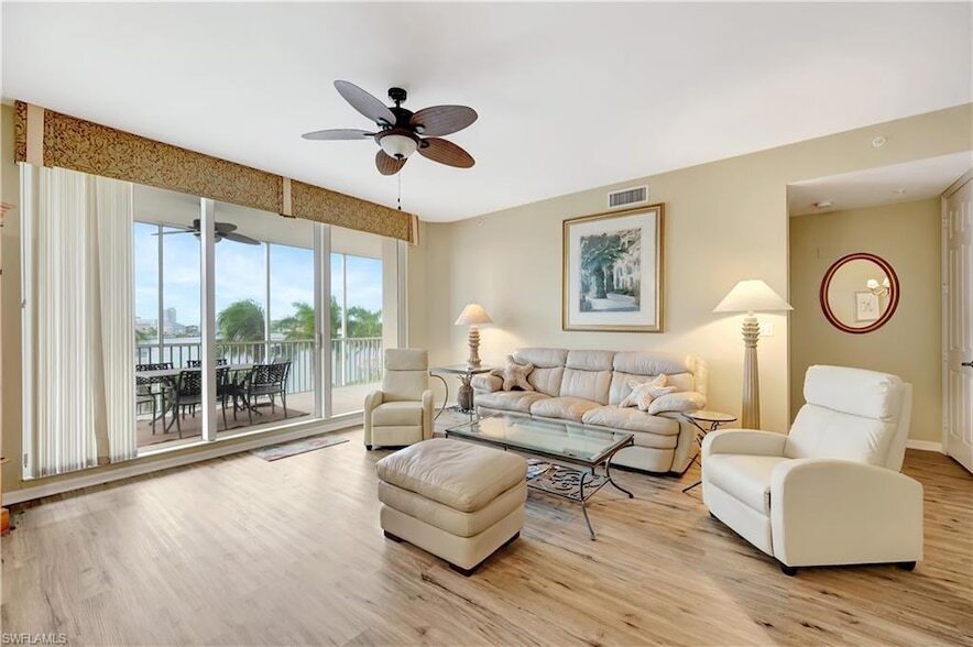 400 Flagship Dr, Unit A in Naples, FL - Building Photo
