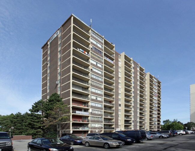 Southcrest Apartments in Toronto, ON - Building Photo - Building Photo