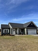 149 Budd Godwin Ln in Dunn, NC - Building Photo