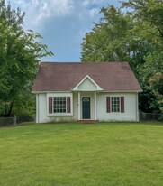 232 Jim Thorpe Dr in Clarksville, TN - Building Photo