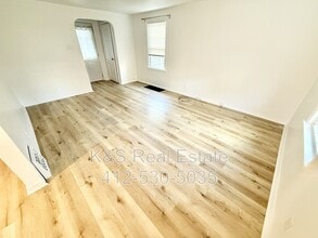 2125 Wesley St in McKeesport, PA - Foto de edificio - Building Photo