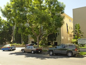 1411 N Poinsettia Pl in Los Angeles, CA - Building Photo - Building Photo