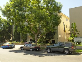 1411 N Poinsettia Pl in Los Angeles, CA - Foto de edificio - Building Photo