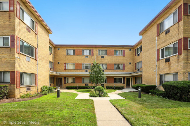 property at 9207 Skokie Blvd