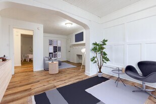 425 Hays Ave in Pittsburgh, PA - Building Photo