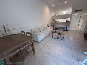 9919 Nob Hill Ct in Sunrise, FL - Building Photo - Building Photo